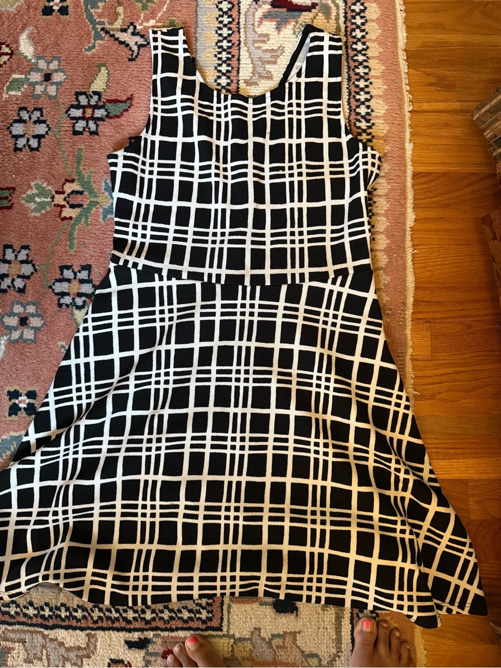 Suzy Shier Black and White Plaid Sleeveless Fit-and-Flare Dress
